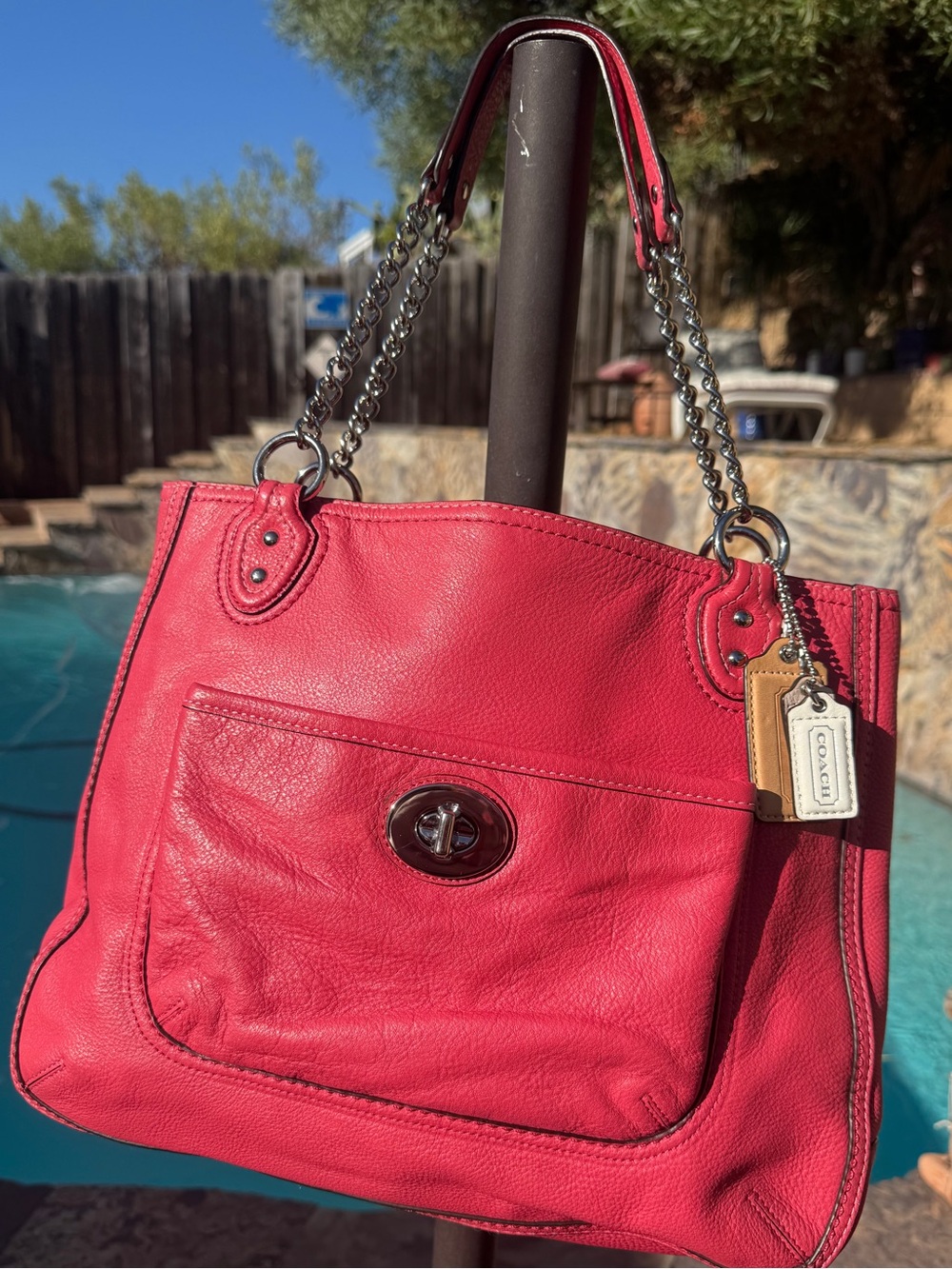 Like New Coach Poppy Camelia #17924 Coral Leather Pushlock Chain Tote VGUC Y2K